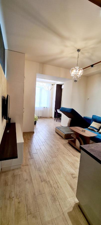 Deluxe Apartment In City Center Yerevan Luaran gambar