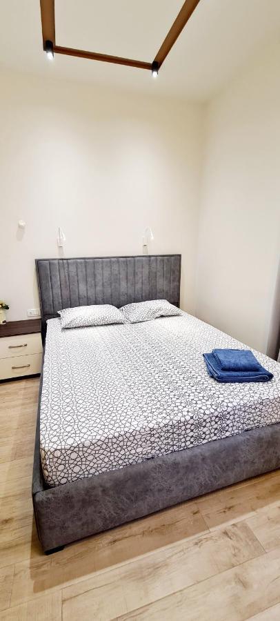 Deluxe Apartment In City Center Yerevan Luaran gambar