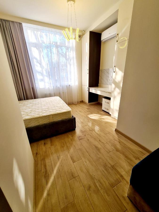 Deluxe Apartment In City Center Yerevan Luaran gambar