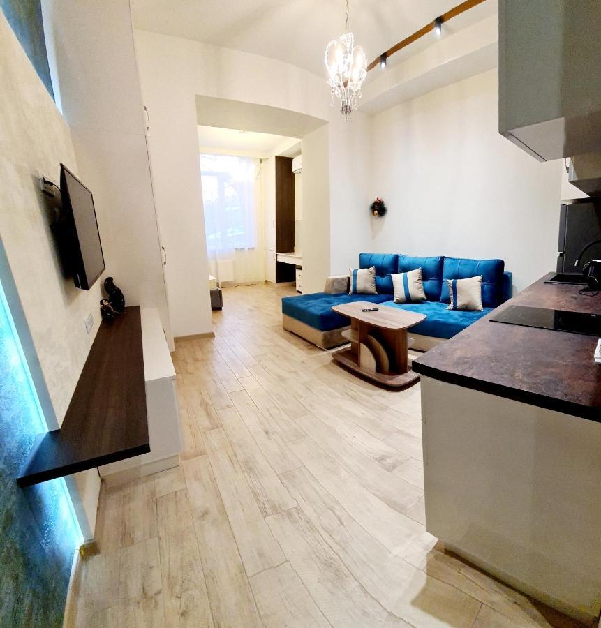 Deluxe Apartment In City Center Yerevan Luaran gambar