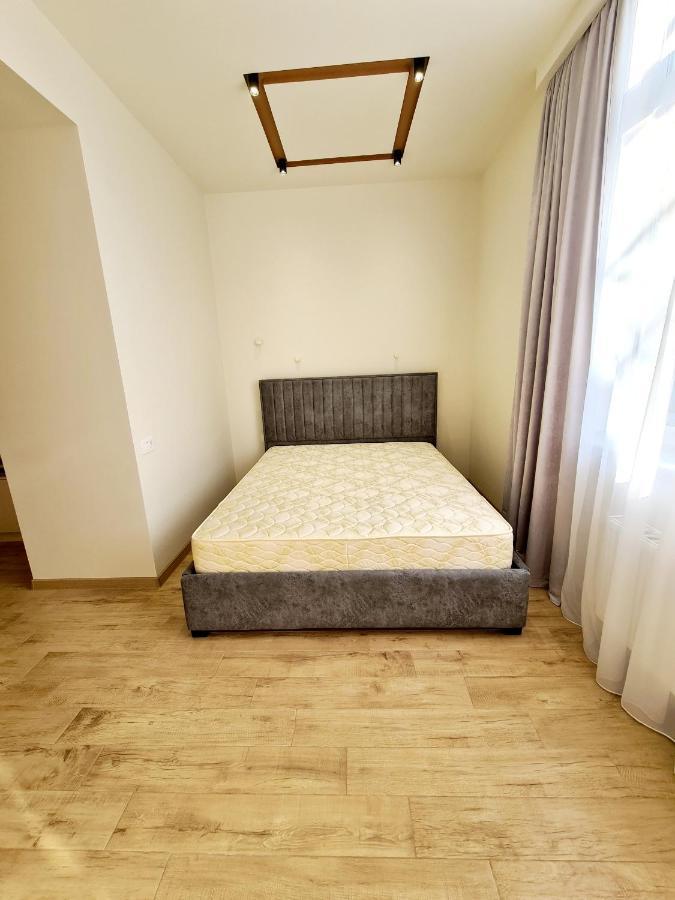 Deluxe Apartment In City Center Yerevan Luaran gambar