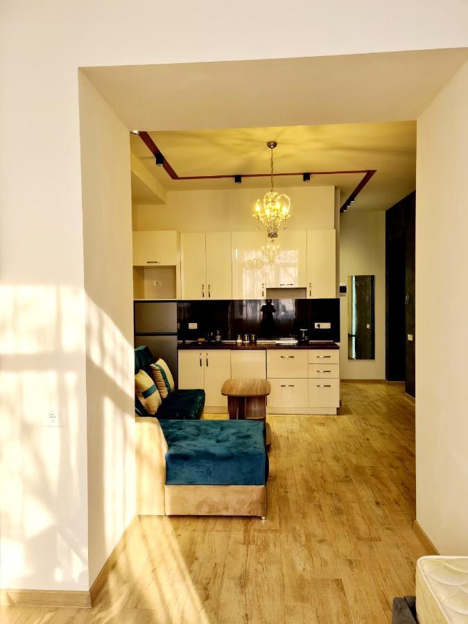 Deluxe Apartment In City Center Yerevan Luaran gambar
