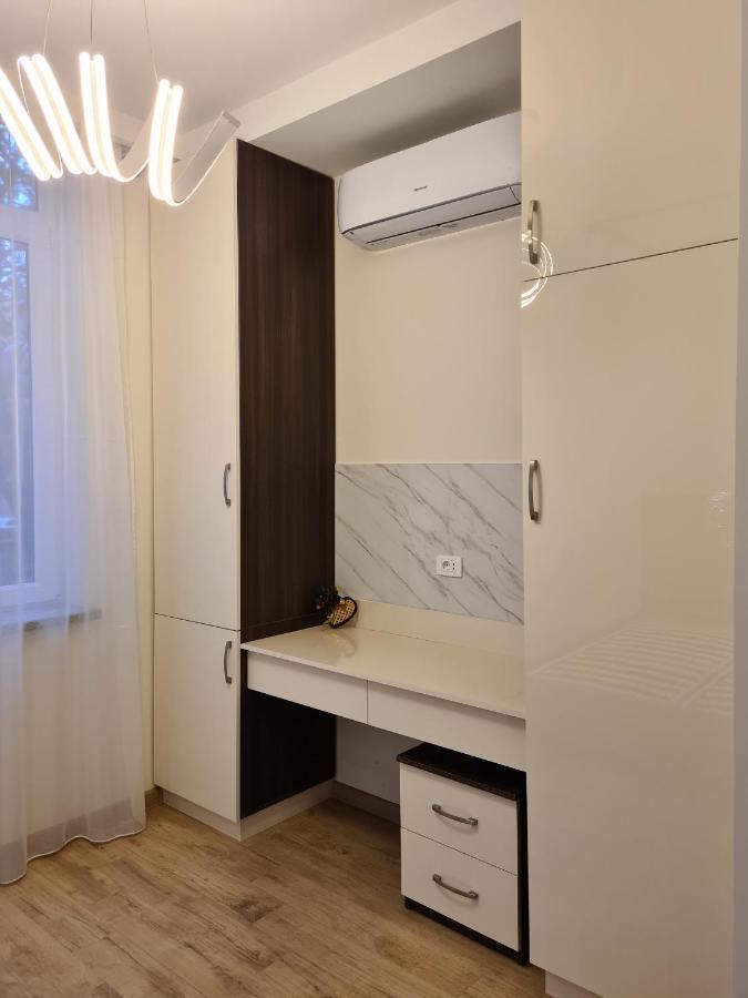 Deluxe Apartment In City Center Yerevan Luaran gambar